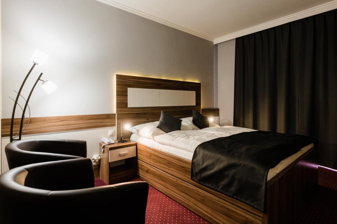 Hotel Menhard Exteriör bild