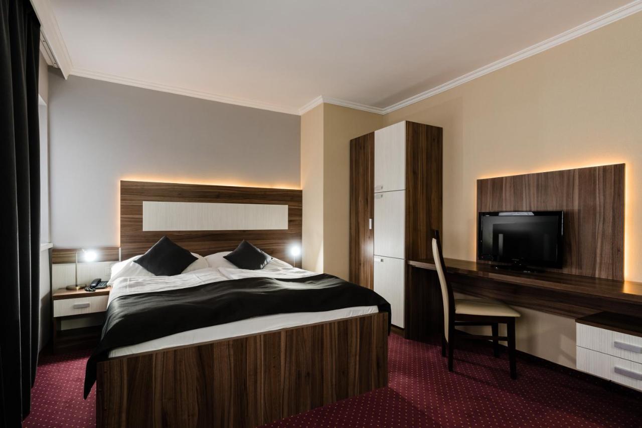 Hotel Menhard Exteriör bild