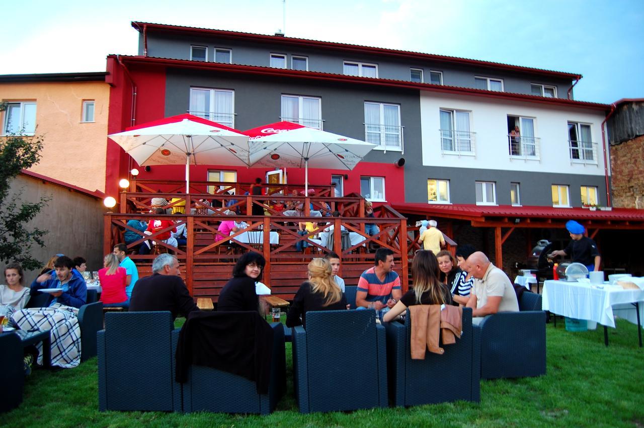 Hotel Menhard Exteriör bild
