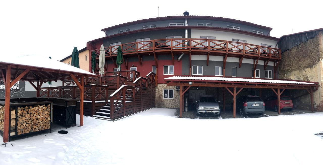 Hotel Menhard Exteriör bild